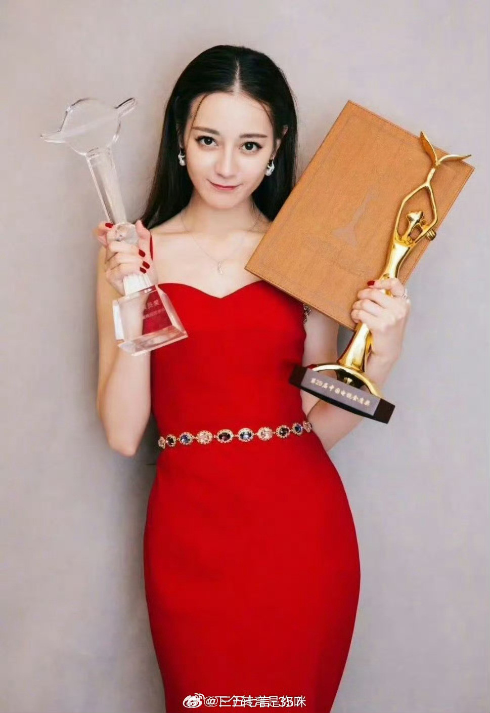 【90后电视三大奖帝后盘点】视帝：暂无视后：1️⃣2018年第29届金鹰奖视后：