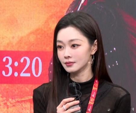 宋轶御姐黑长直宋轶的御姐黑长直还是太权威了，好喜欢这套宋轶妆造垂坠发丝，搭配一身