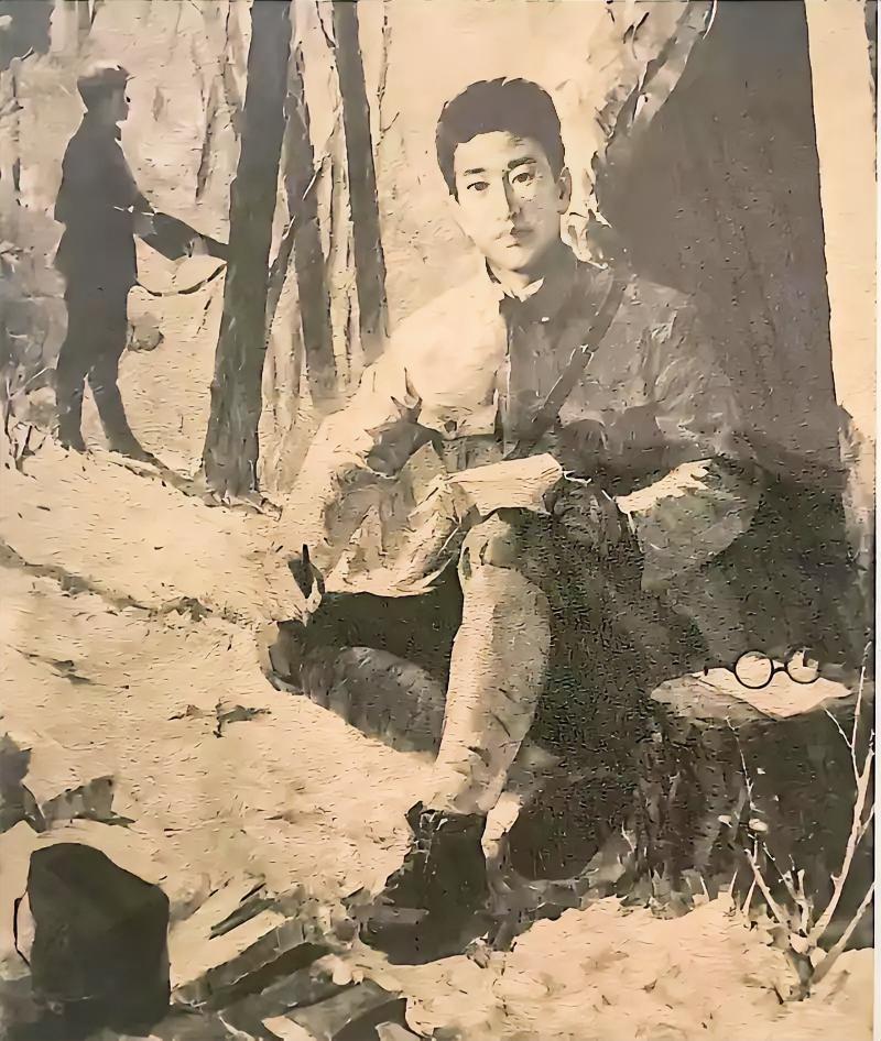 1941年，抗联二号人物魏拯民因叛徒出卖，身负重伤，牺牲的前一天清晨，在洗完脸后