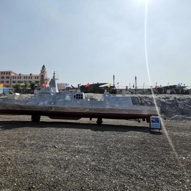 沙特防务展上，中国可是亮出了不少好货。中国船舶展出的“雷霆A2000”中型无人