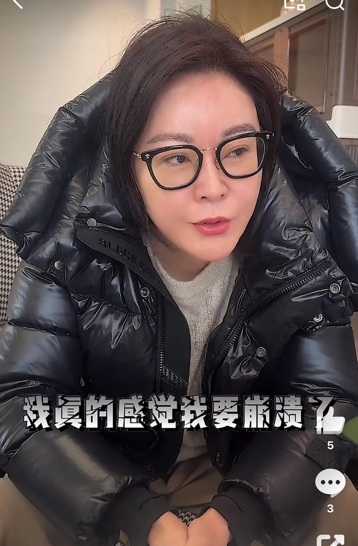 前央视主持王小骞自曝，青春期的女儿为了求苗条只吃水煮青菜，仅仅11岁得了憎食症，