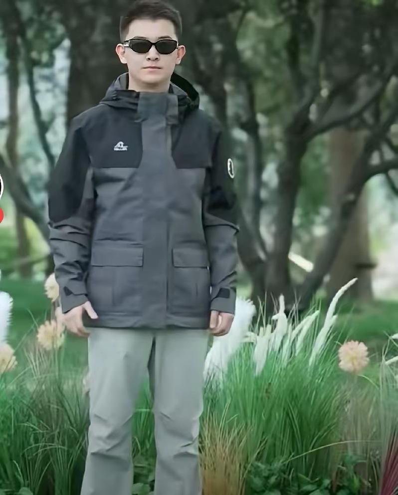 俞敏洪说“其他主播会跟上来”，现在看真没说错——只不过不是原来的主播，是与辉同行