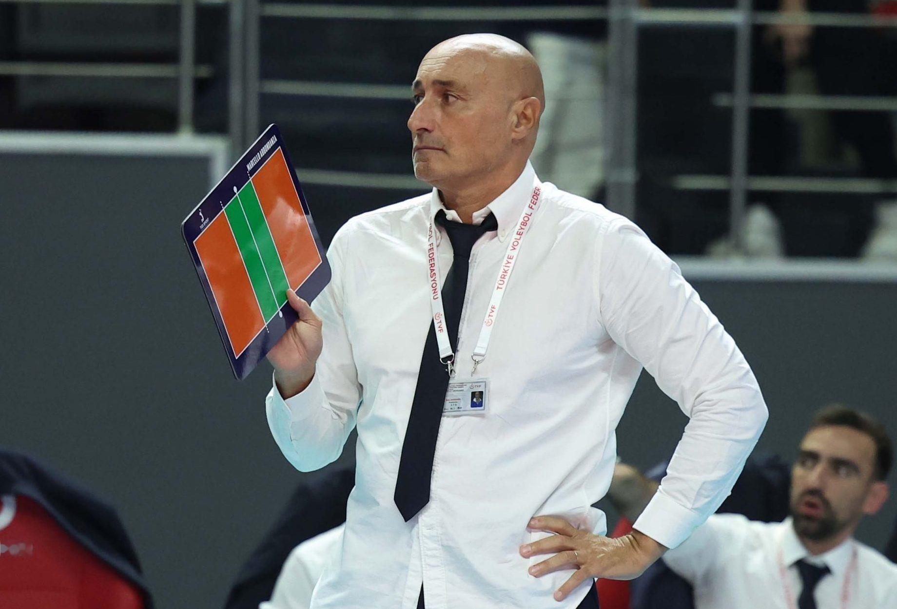 【费内巴切的高层这些年都有干涉主教练用人的】前几年🇷🇸特尔基奇在费内的时候就