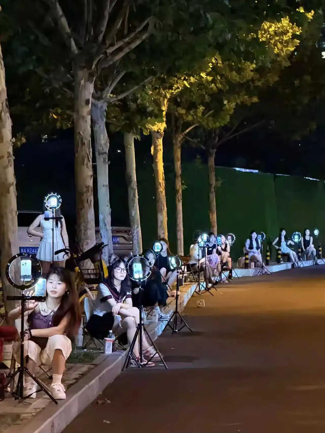 什么才叫正经工作？这种就不算正经吗？