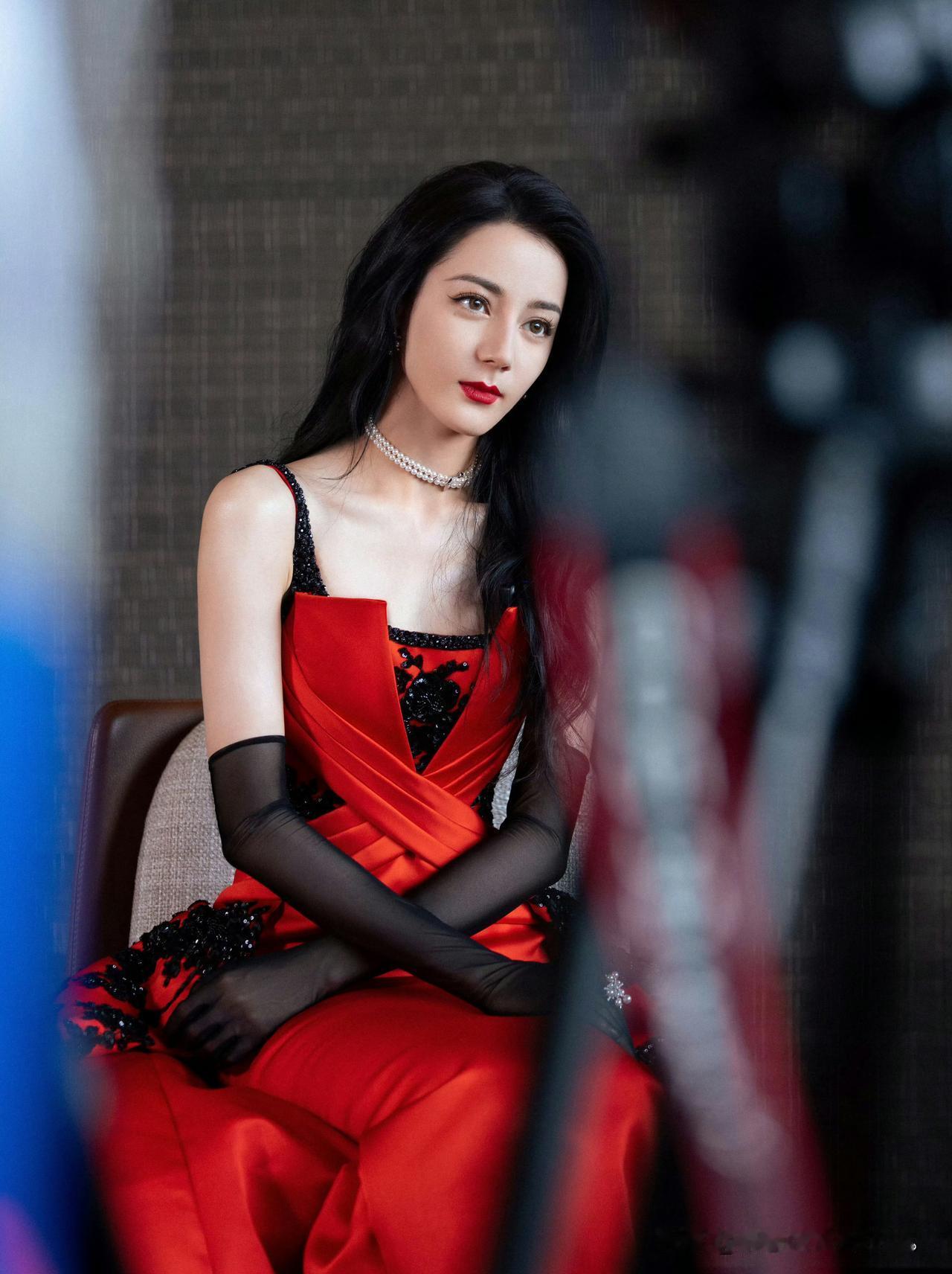 红丝女王热巴迪丽热巴真女人
