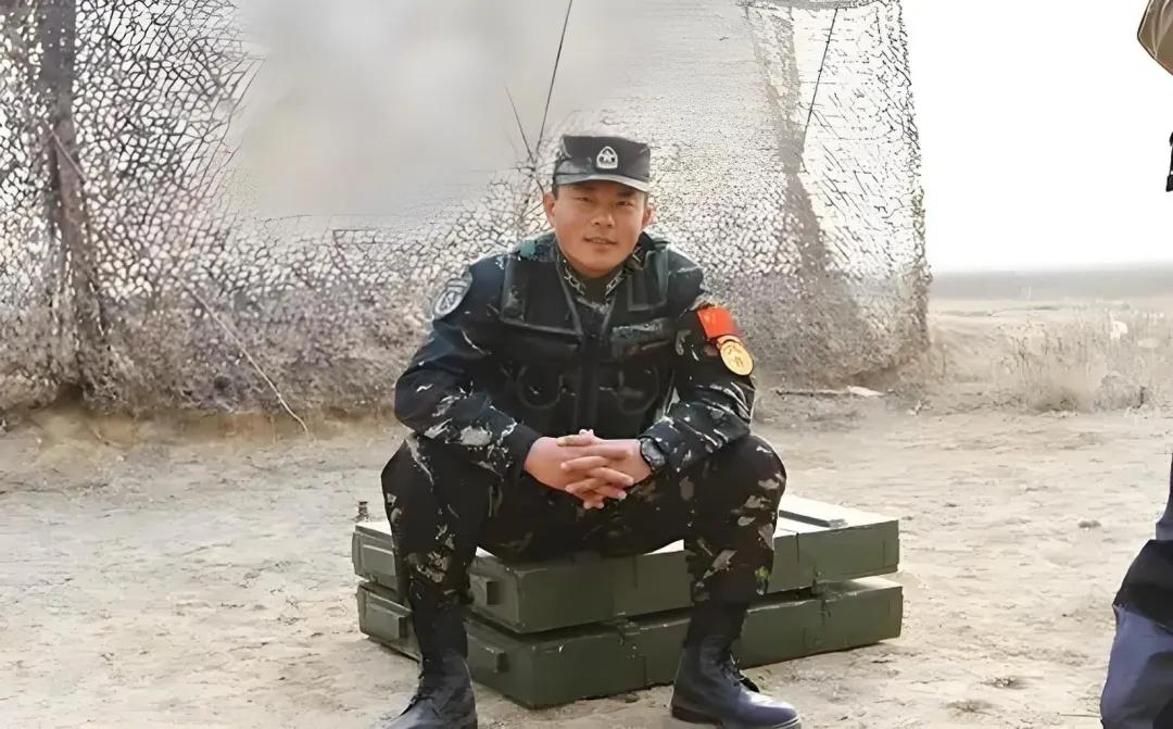 0.6秒绝杀出枪！特战枪王陈国韬，脱下戎装仍是硬汉担当陈国韬，汉族，山东平