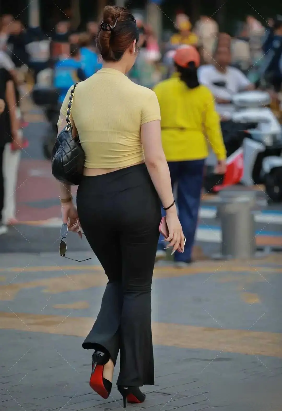 管它微胖不微胖，爱咋咋地，自信最美！