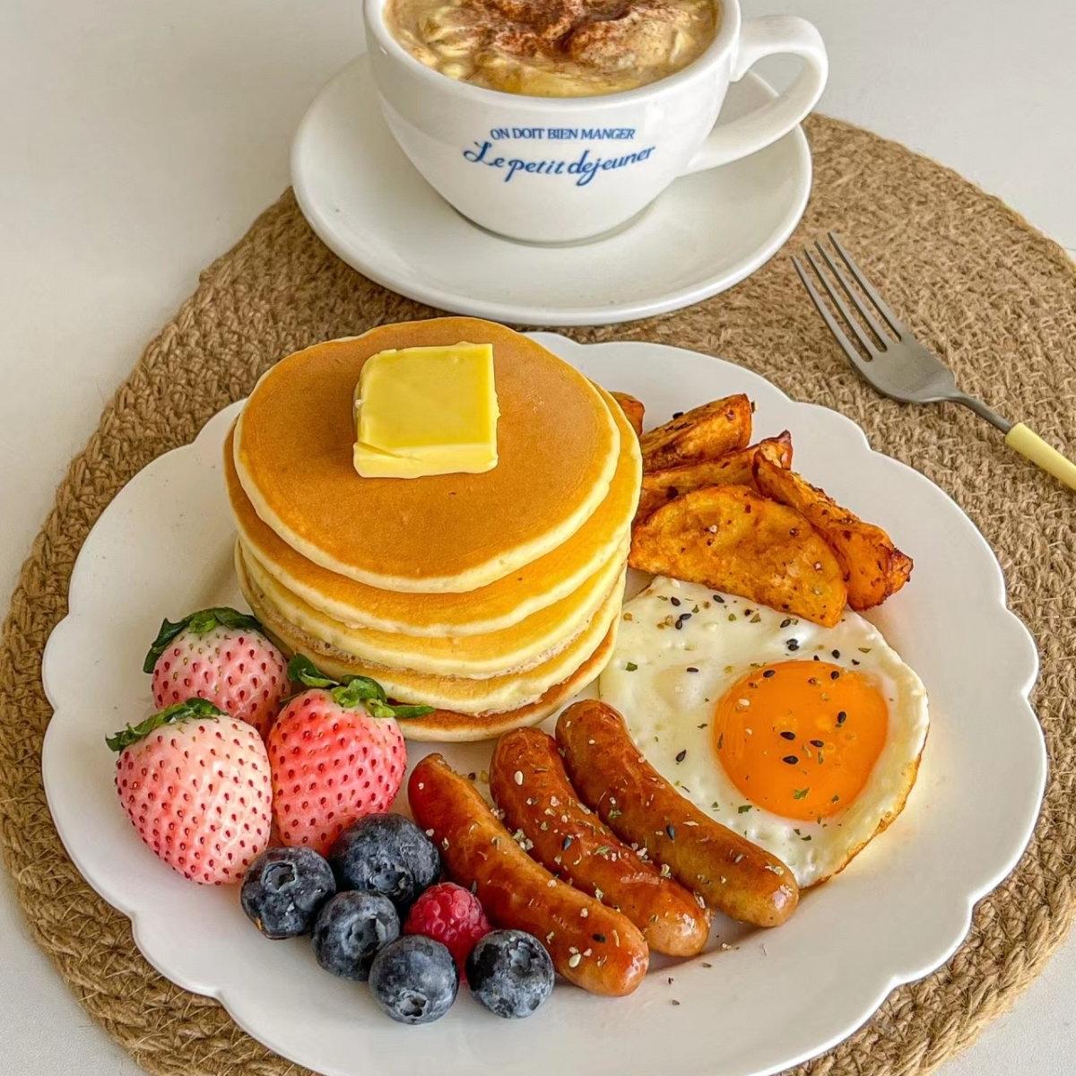 大家有没有发身边好多人晚饭都不吃了，我的闺蜜，我的朋友她们都是一天吃两顿饭。