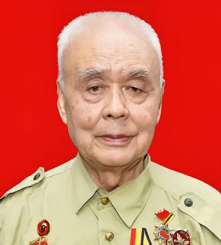 1952年，在上甘岭战役中，一名年仅16岁的志愿兵突然想上厕所，于是他直接在迫击