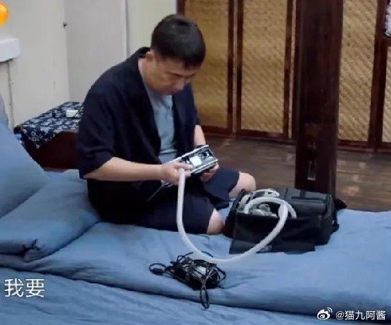 黄磊深夜戴呼吸机，何老师吓出冷汗！真相竟和90%的人有关前阵子看黄磊老师的