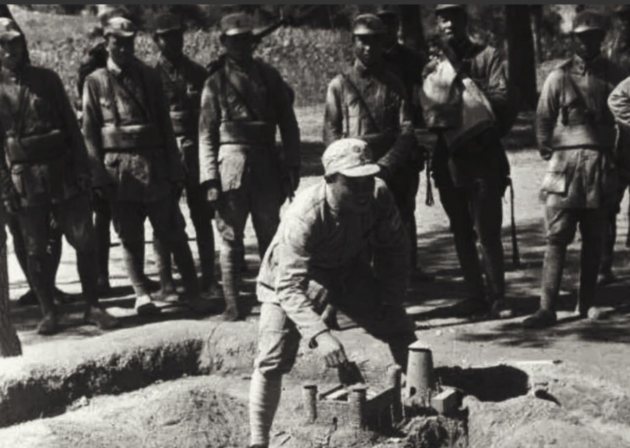 1943年，廖容标带兵登泰山看日出，竟撞上一队“香客”，走近才发现是敌人，还带着