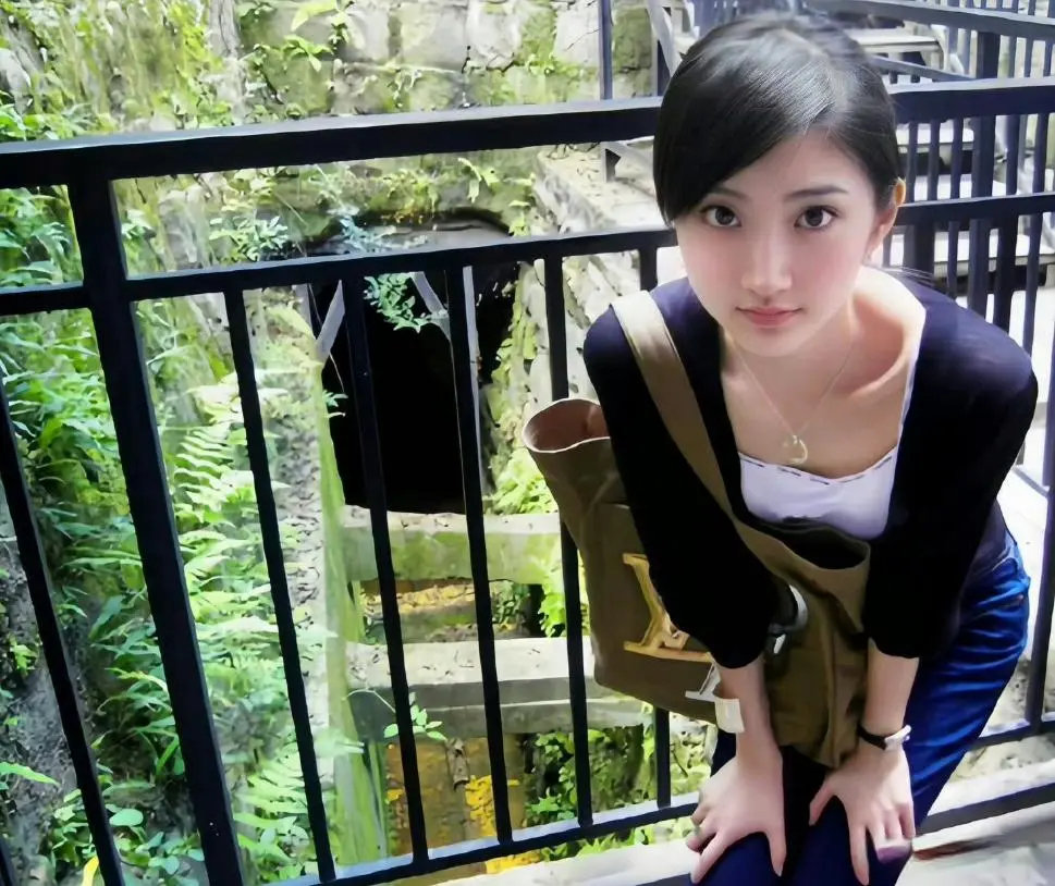 为什么说景甜是“顶美”？看了她在人人网出道的照片，你就懂了​