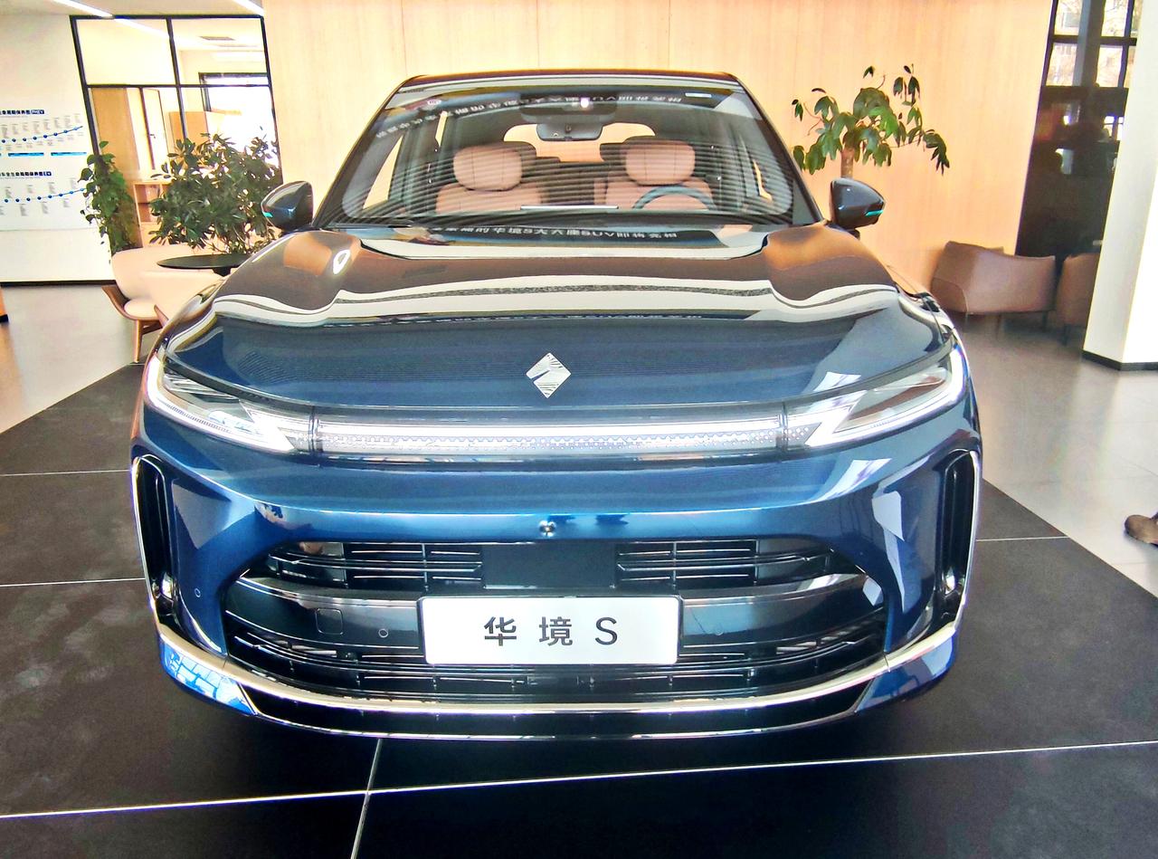旗舰大六座SUV《华境S》华境S是上汽通用五菱旗下，一款全新科技旗舰大六