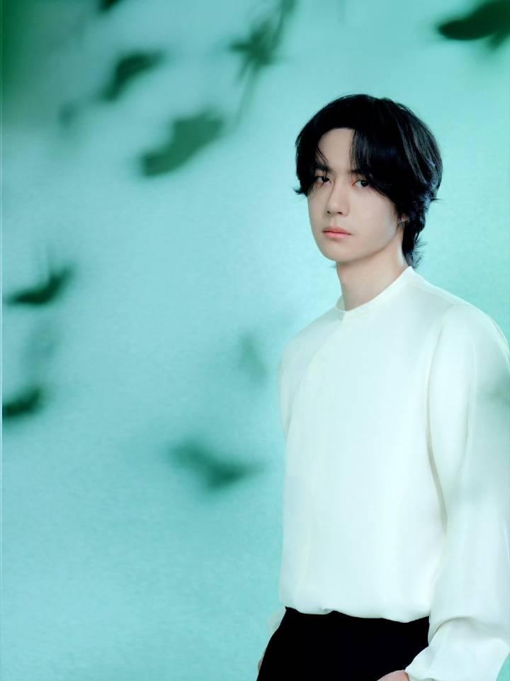 同一件衣服，有人把它穿成了奢服，有人把它穿成了帮厨！这件衣服诞生后，最幸福的事