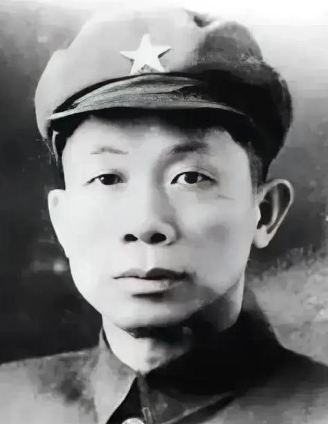 1971年，重病的浙江副省长冯白驹写了一封求救信，伟人读后，立即派人喊来广州军区