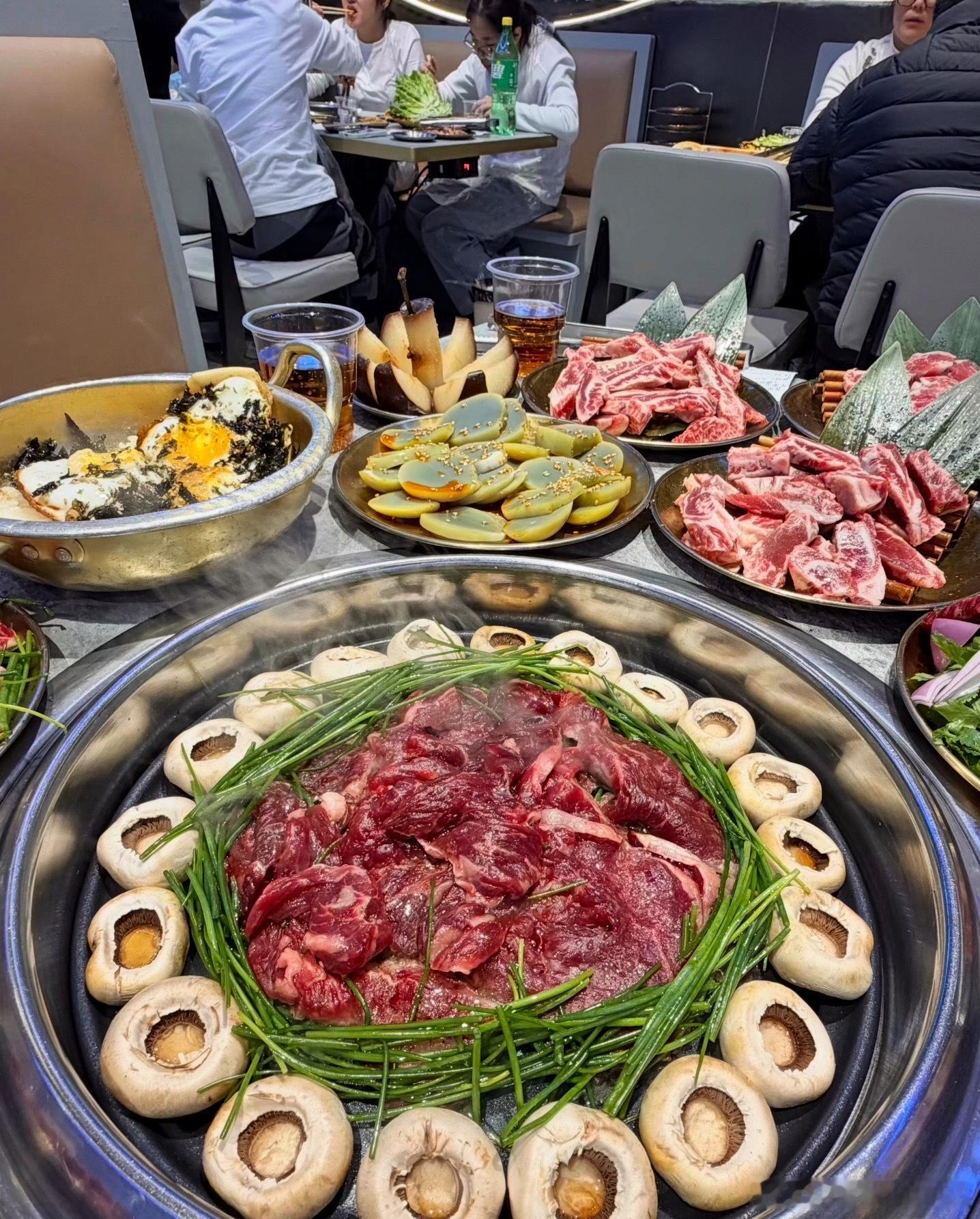 天气冷，得吃暖和的，多长肉