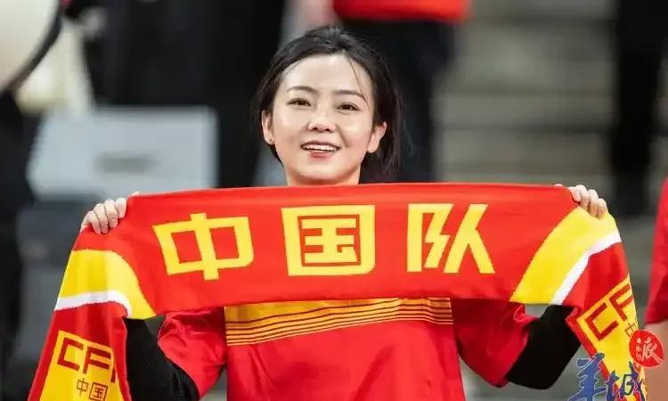 今晚18点24分，东亚杯中国男足将迎战日本男足。首轮0-3负于韩国后，国足压力巨
