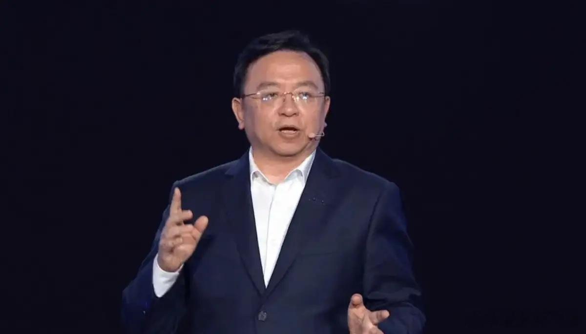 兄弟们，比亚迪这次要放大招了，一口气甩出7张牌。官方消息，比亚迪四季度要投放七款新车，从十万以下的代