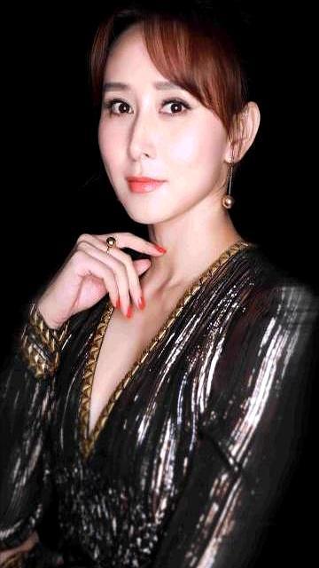 同嫁马来籍老公，三位内娱女星活成了三种样子。胡静嫁朱兆祥18年，婆婆把她设