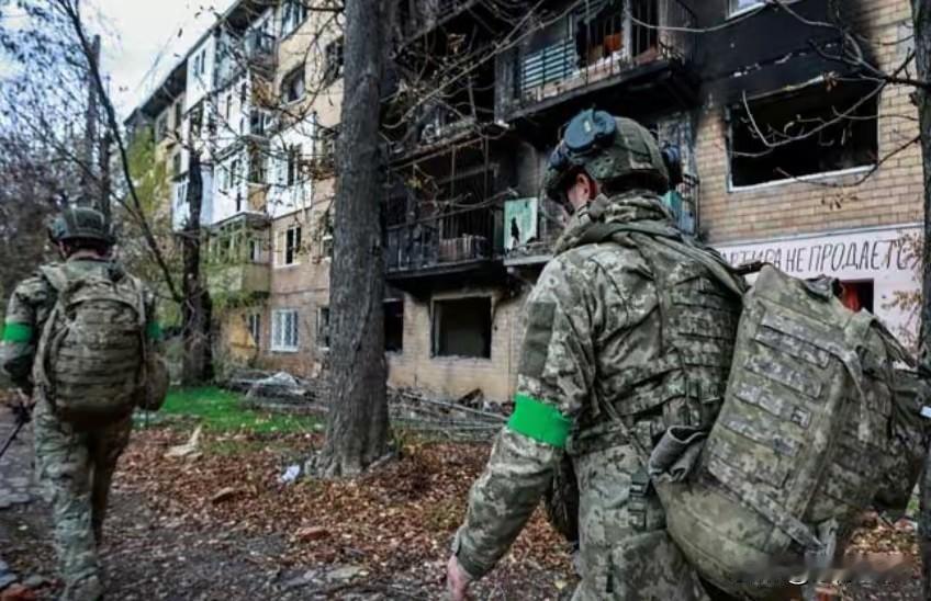 4. 乌军总司令称俄军准备对红军城展开“最后行动”：乌军总司令瑟尔斯基透露俄军正