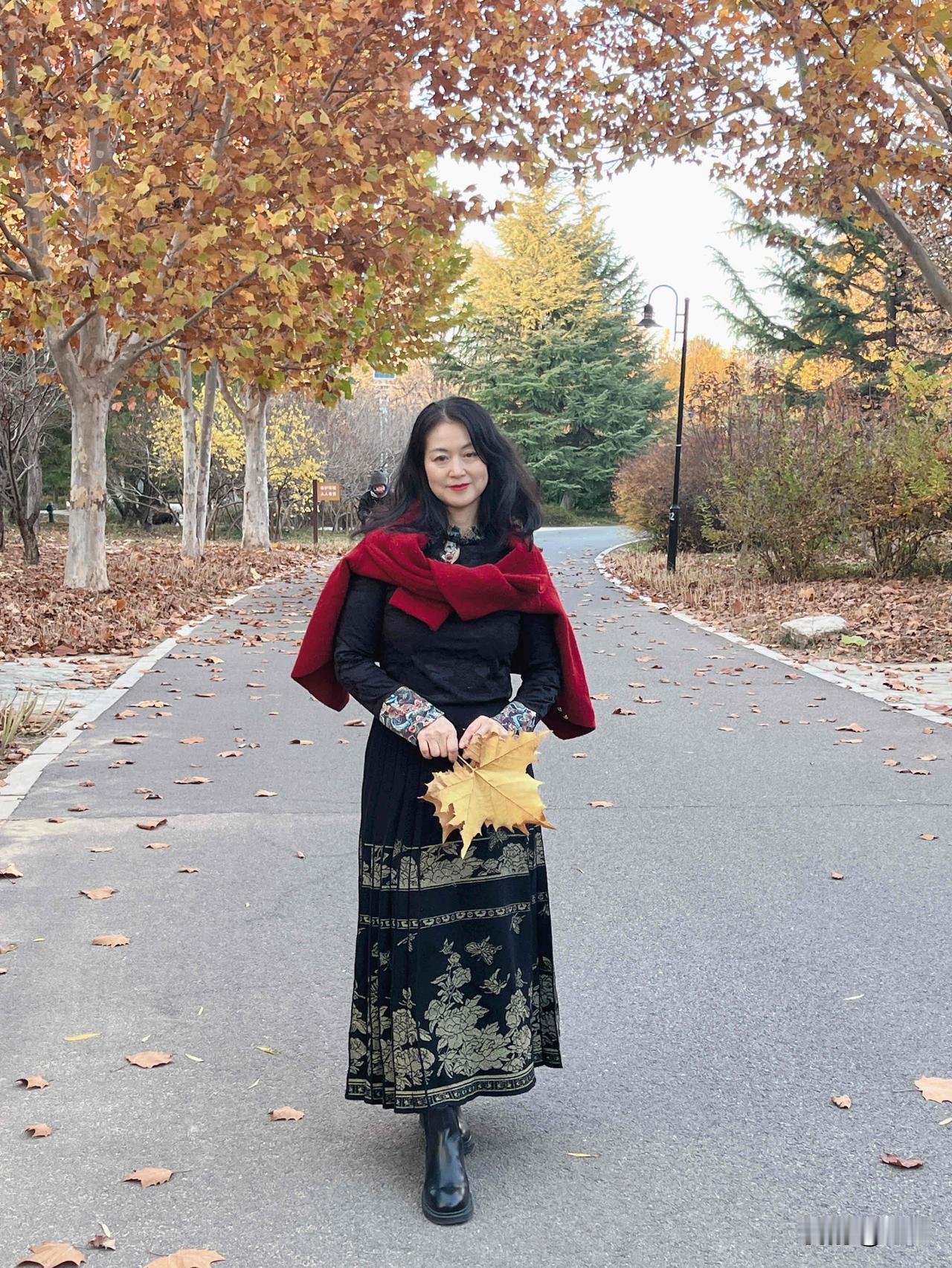 我是72年的，退休金刚刚3千多点，买了个羽绒服3千，我是不是有点败家。刚才