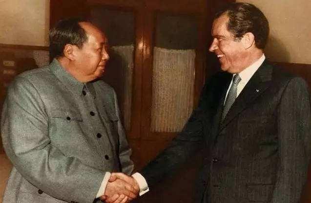 🌞1972年，美国总统尼克松在访华期间，问了毛主席一个问题：“您有什么特长