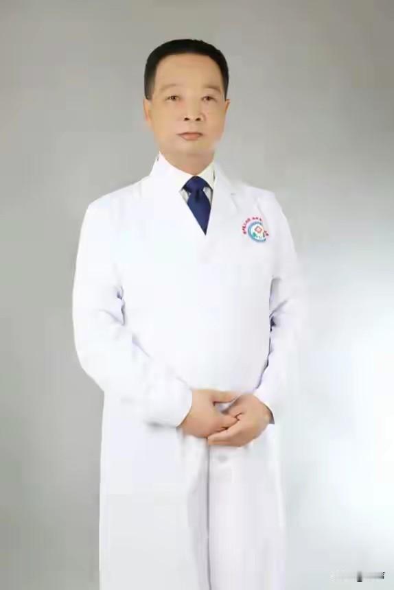 陕西主任医师王秦安去世60岁刚退休还没享受生活去世原因是得了胰腺癌。王