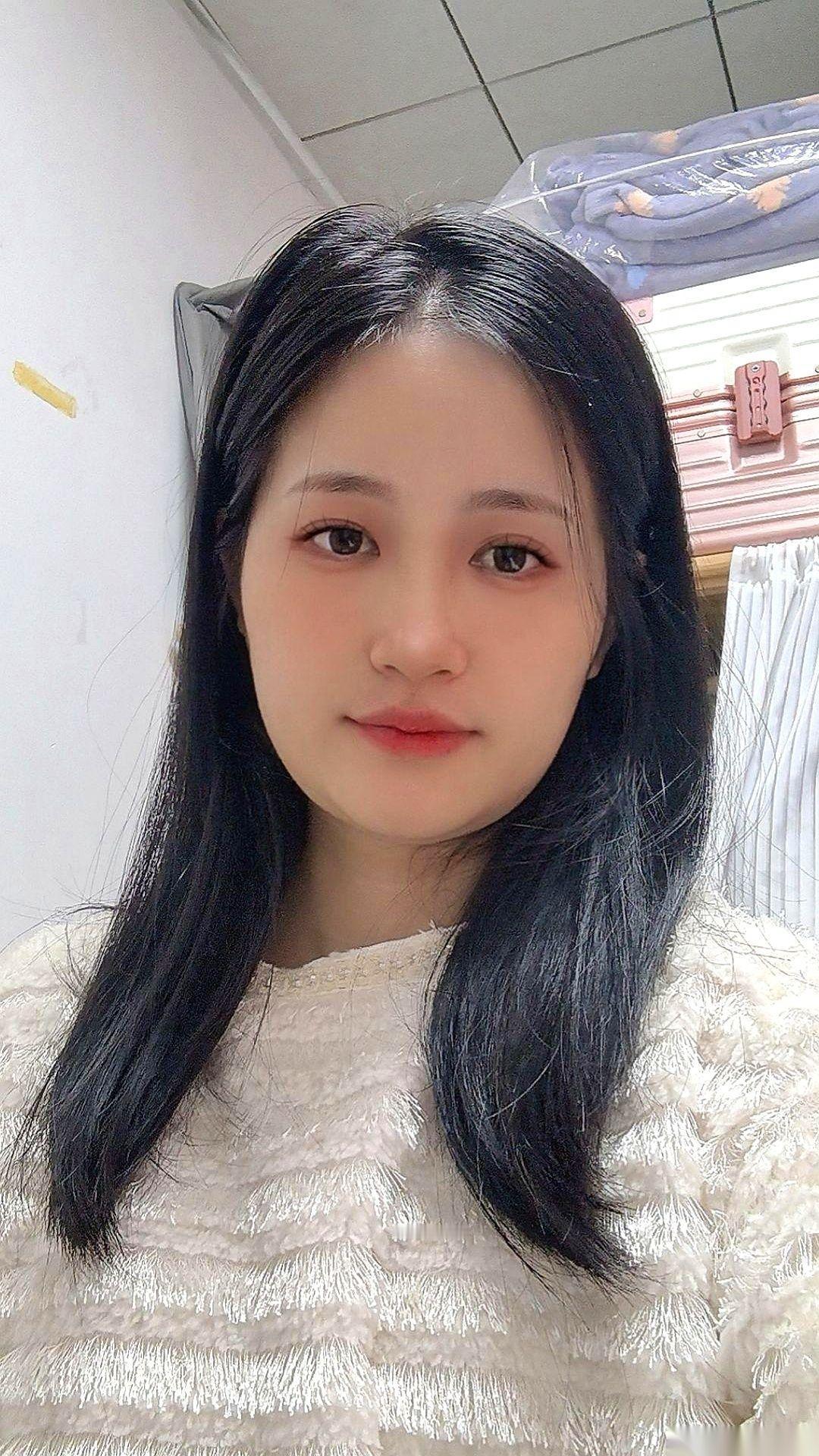 刷到一个哥们儿的帖子，上来就一句：找媳妇，千万别找我这样的。我心说这是犯啥事