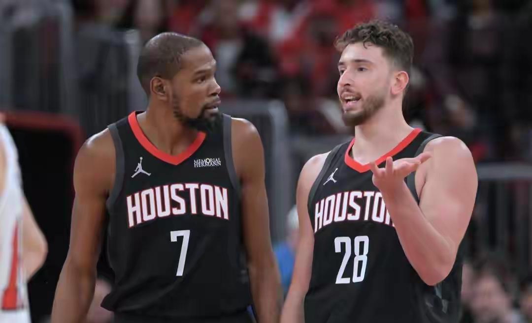 杜兰特：能不能打的硬气一点申京：你都9个失误了杜兰特：他们敢包夹我，就是因为