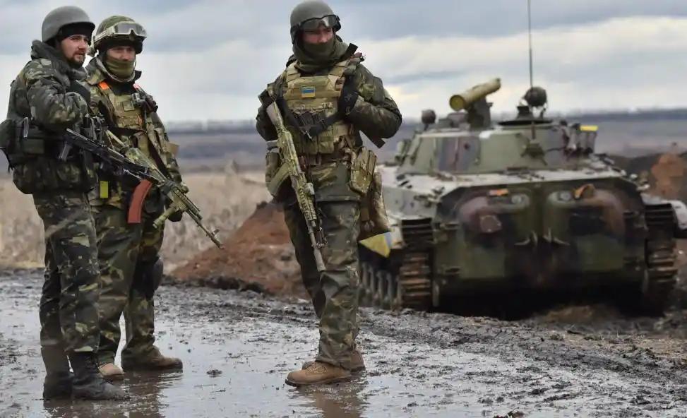 就是让俄军惊讶，乌军边防部队及国土防御分队约300人，于1月17日上午6时跨境突