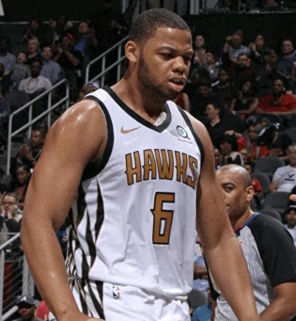前NBA球员奥马里·斯佩尔曼已与新疆男篮签订协议，据悉，斯佩尔曼对新疆男篮开出的
