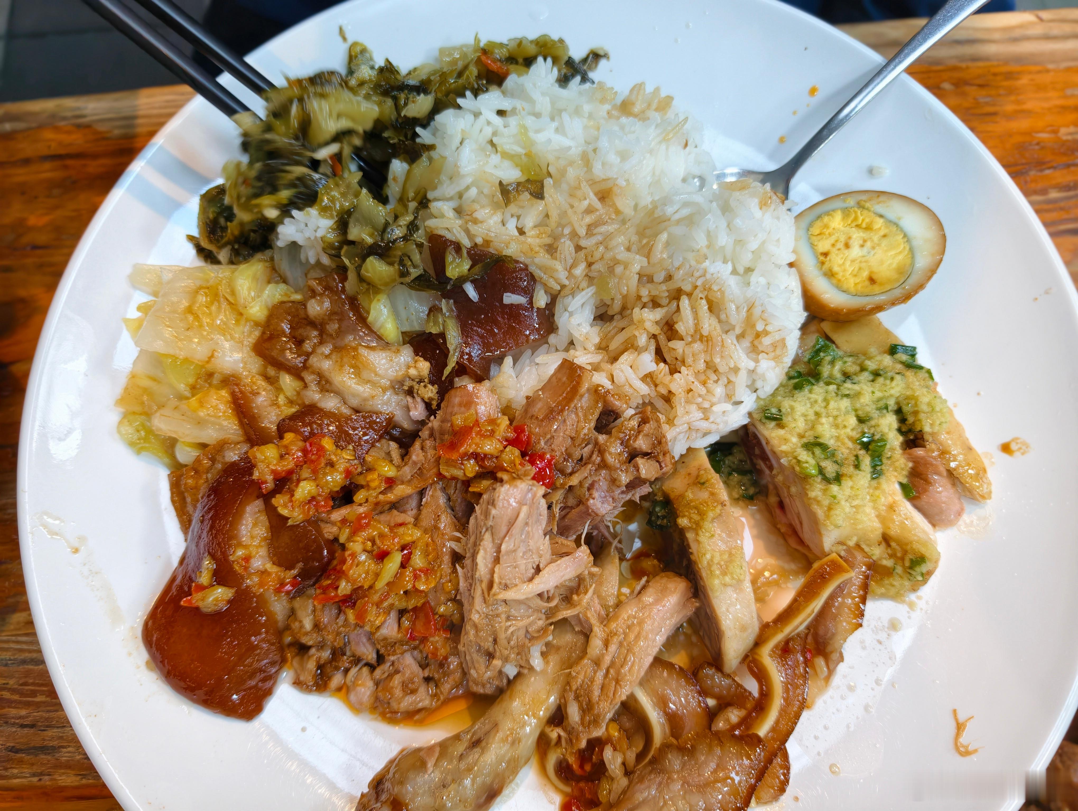 就这家猪脚饭得劲，给我多少钱都不换！我的味蕾很曼妙深圳