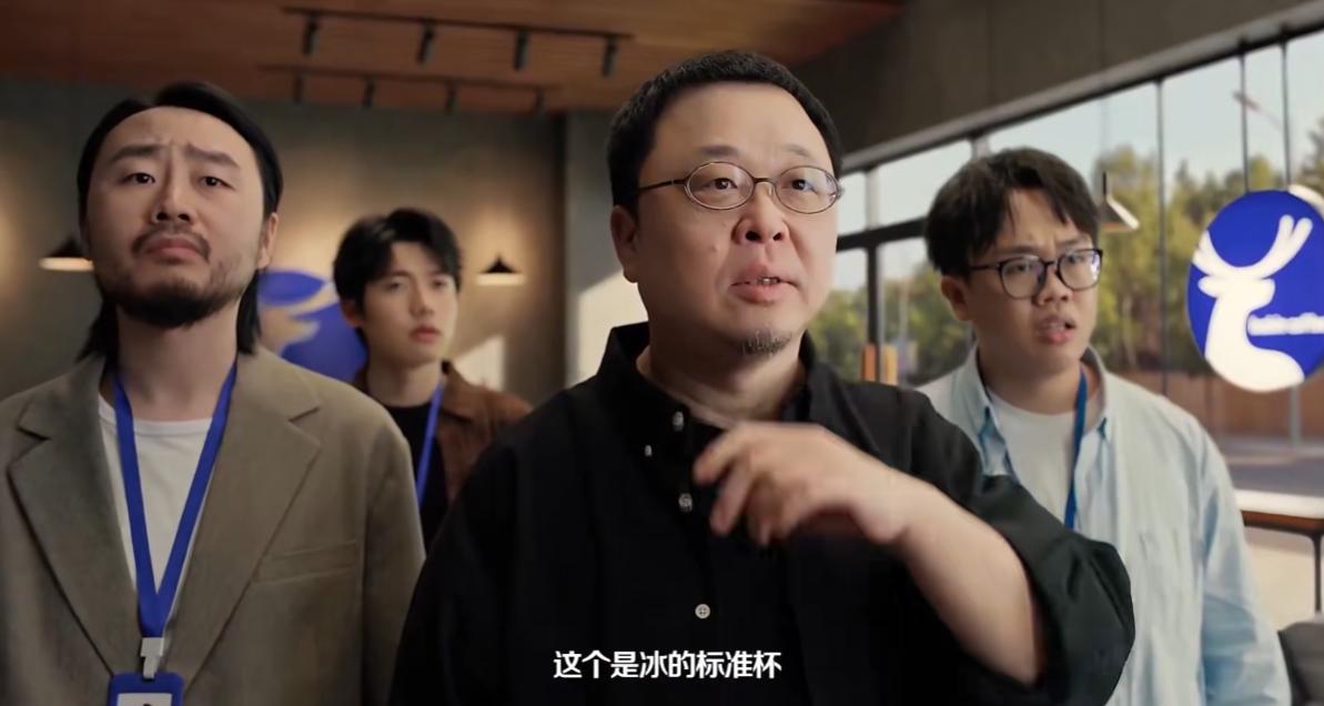 最应该向老罗学习的人，应该是贾国龙了吧。老罗这波教科书式的自嘲广告刷爆互联网