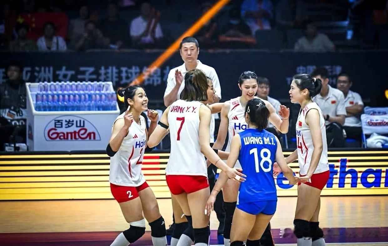 再战大黑马，中国女排3-0越南，赛后表现评分，4人满分，5人优秀亚锦赛最后
