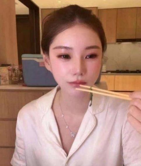 “北京到底冷不冷？”一个夸空气好扎根搞事业，一个流鼻血夜里疼醒连夜走！汪小菲