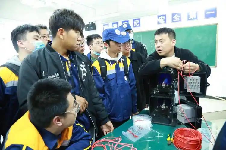 17岁河北职校生安徽实习溺亡，撕开了职校实习的遮羞布，近日这起悲剧，把很多人眼里