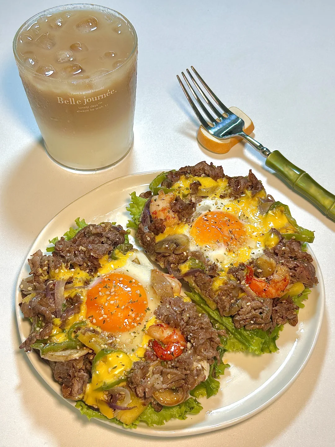 懒人brunch🍳青椒牛肉三明治🥪拿铁☕️
