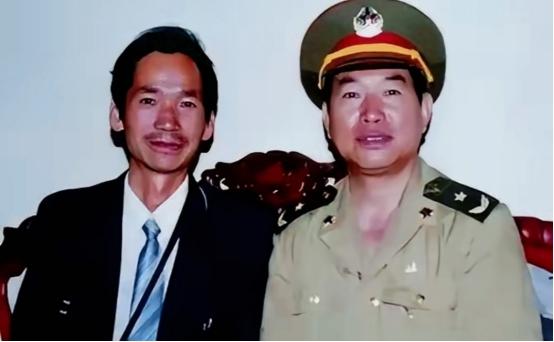 1978年深冬，一位团参谋长正在招待所里收拾东西，准备转业回老家。这个人叫姚双龙