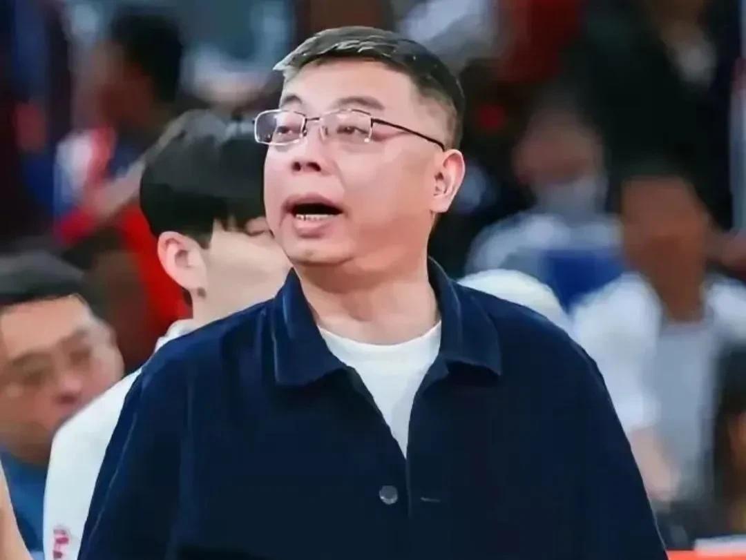 浙江总经理<em>方俊</em>：好小子！新疆带着外援哈雷尔送上门来，我要赢！已经等这一天很久了！