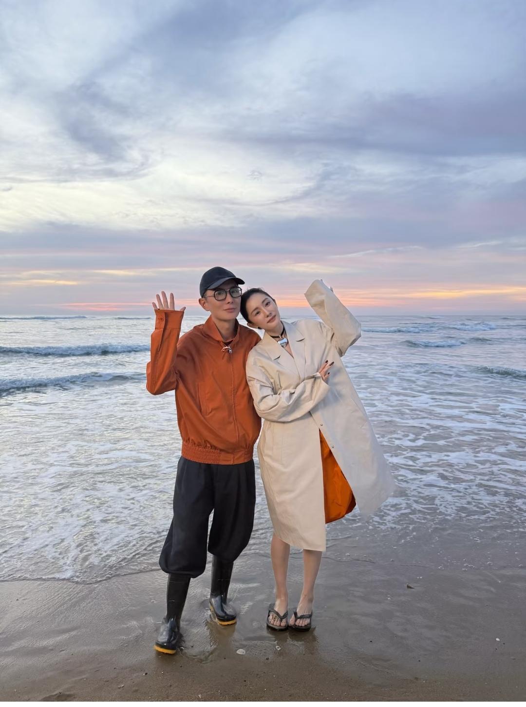 杨幂，脚丫子一定很冷吧。