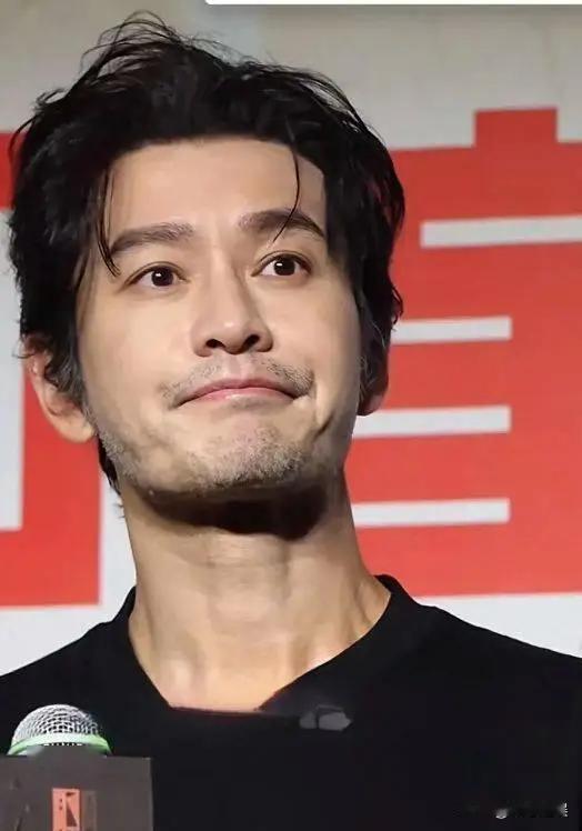 黄晓明现在也挺可怜的维持了半辈子的体面差点被自己的女人，败光了网友发