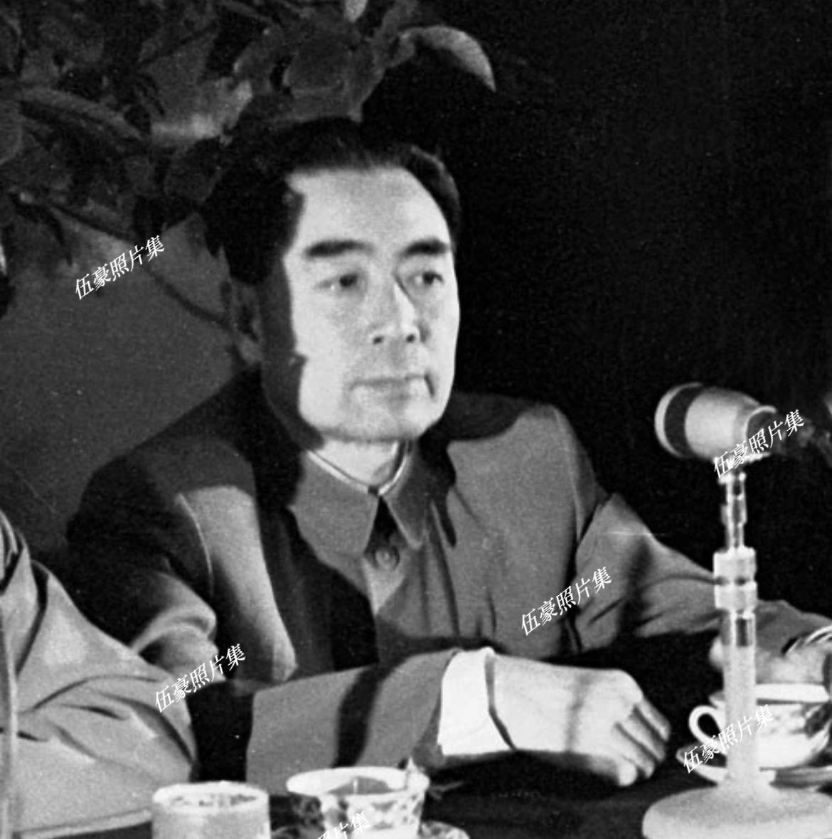 1957年，59岁周恩来总理的照片，此时他正处于政治生涯的巅峰期。这一年，他肩负