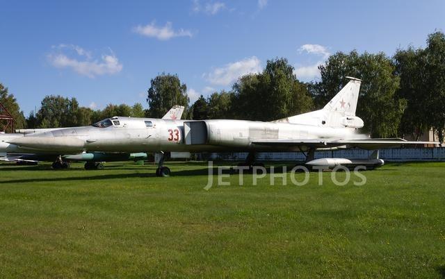 也就是说现在中日之间在琉球外海的对峙，其实比冷战期间美苏的海上对峙更加缺乏骑士之