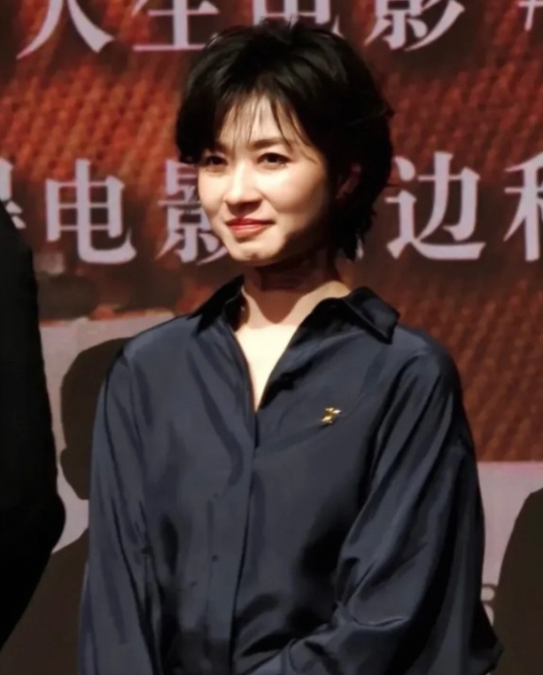 从配角到主角：43岁万茜获奖背后的演艺之路