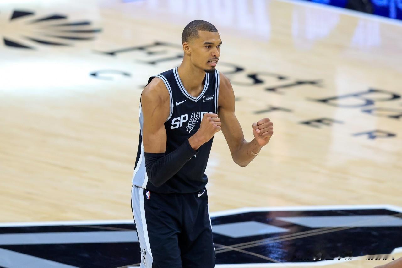 悬念不大，马刺要拿到26年nba冠军，尼克斯没有雷霆有实力，G1在马刺外线手感一