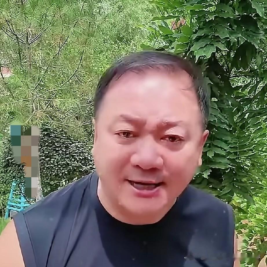 “谢广坤”在直播间曾经说过:“我根本就不是什么明星，我就是一个破演员，我还是那句