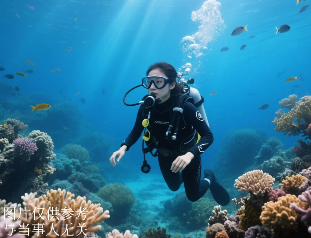 海里的87米什么概念？相当于把一栋约29层的居民楼倒扣在里面。这里水压极大，完全