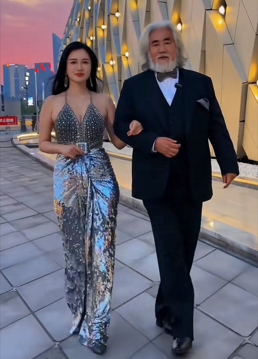 张纪中被孩子问爸爸你什么时候死张纪中讲述自己和家人相处日常，孩子曾经问过自己：