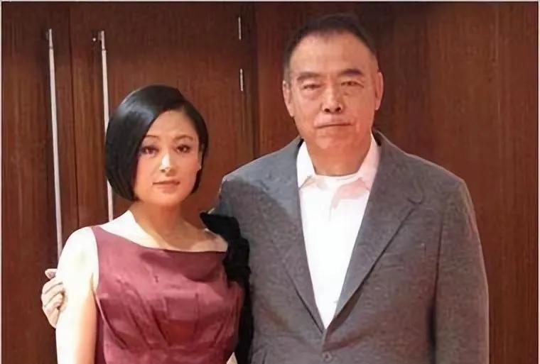 这个世界对女人就是不公平从郭富城宣布老婆三胎有感而发近日郭富城宣布老婆方媛喜