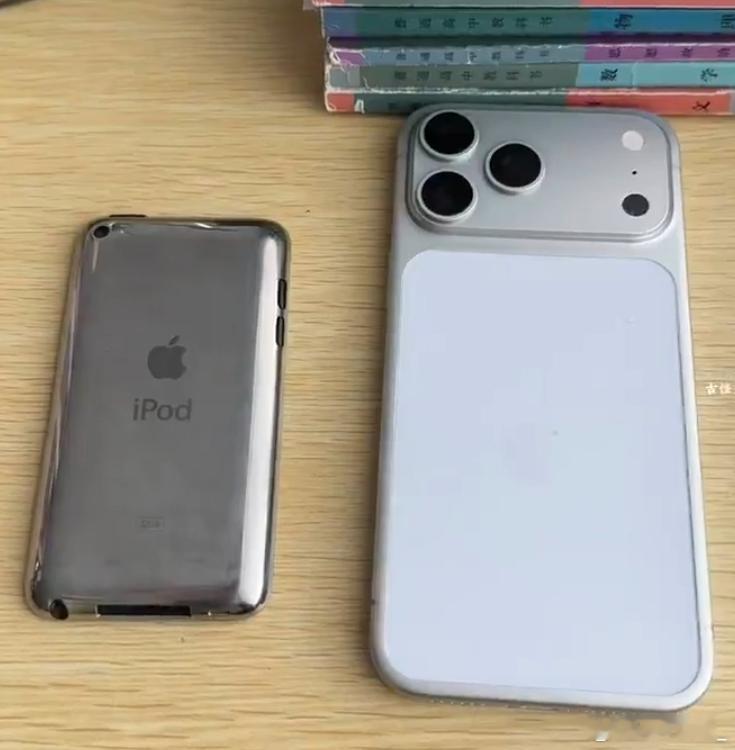 谁懂这次换手机的意义苹果诛九族也诛不到你手上拿的那一款iPod是苹果哪年发售的